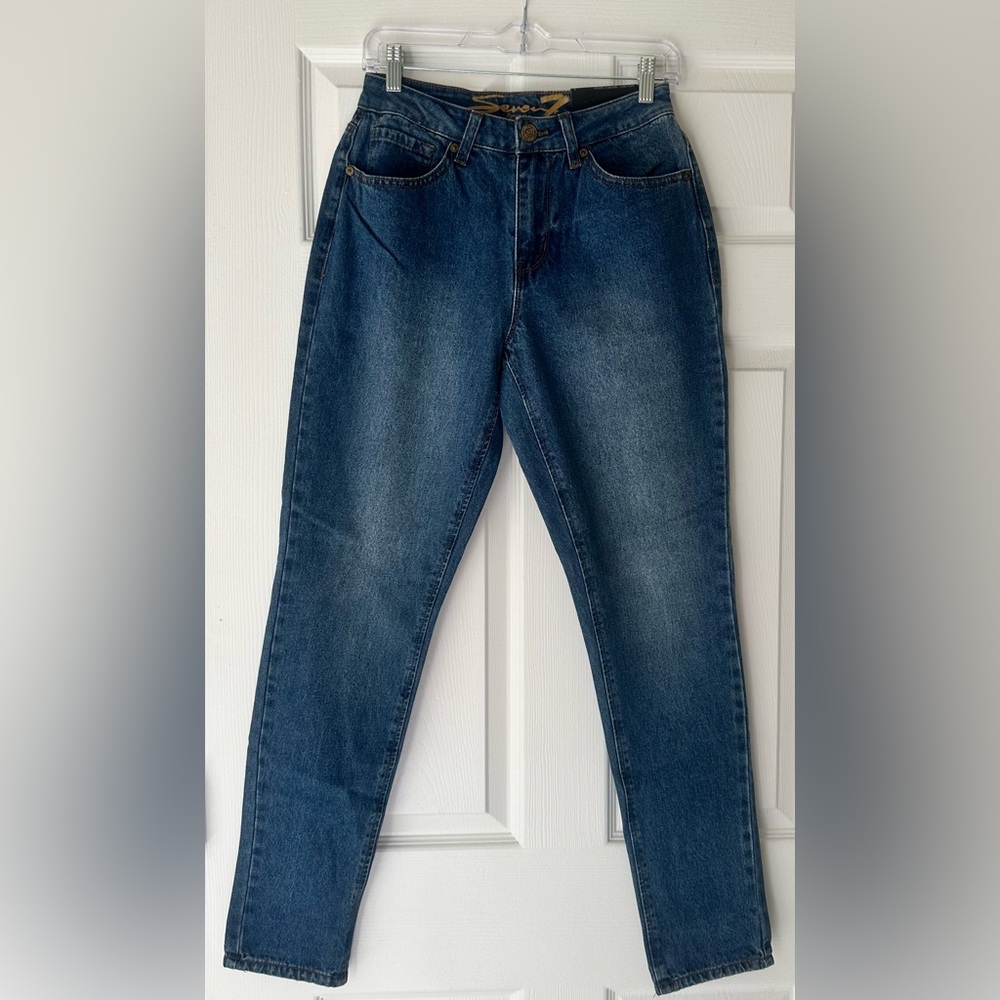 NWT! Women’s Vintage Seven Mom blue high rise jeans size 4